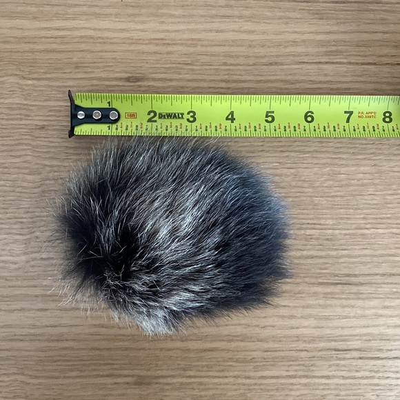 FUR | accessory - Picture 3 of 4